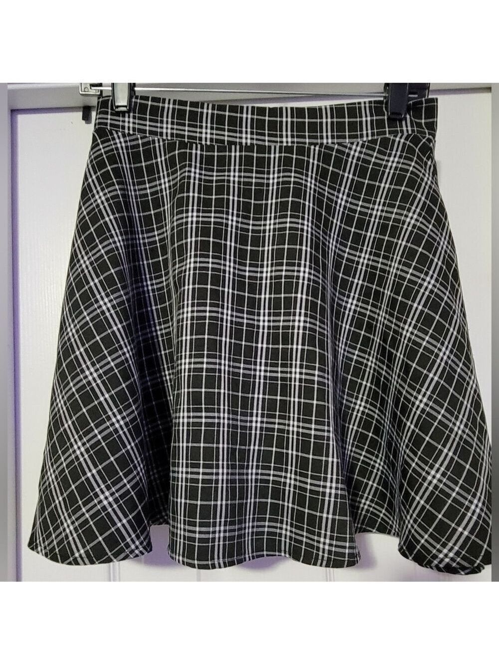 Romwe - Plaid Circle Skirt – Black & White Flared Short Skirt